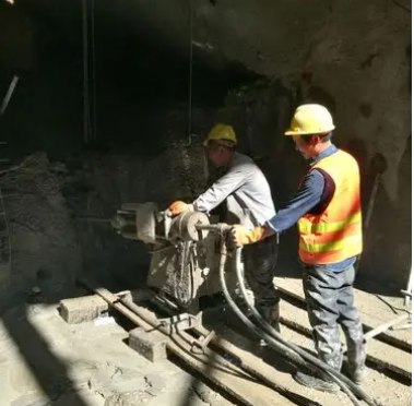 乌兰浩特水下抗分散灌浆料特点 水下不分散注浆料介绍