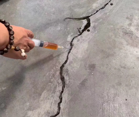 乌兰浩特混凝土裂缝修补技术详解​